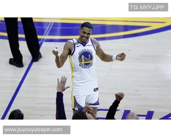 克莱状态回暖三分球表现出色11投5中贡献14分1篮板 克莱状态回暖三分球表现出色11投5中贡献14分1篮板