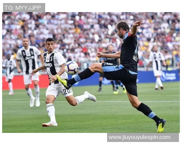 尤文图斯坚持不出售戴维尽管其年薪600万欧仅打入3球表现低迷 尤文图斯坚持不出售戴维尽管其年薪600万欧仅打入3球表现低迷